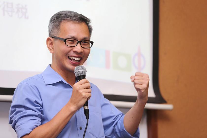 Tony Pua at the DAP forum on 'GST - Cure or Addiction?' at the KL-Selangor Chinese Assembly Hall, KL, October 16, 2013. u00e2u20acu201d Picture by Choo Choy May