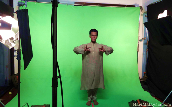 Ramli Ibrahim in full dance pose.