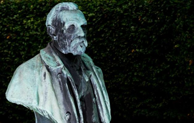 A picture taken on October 3, 2011 shows the statue of Alfred Nobel at the Karolinska Institute in Stockholm. u00e2u20acu201d AFP pic