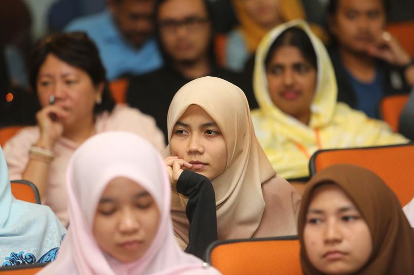 PAS forum - Allah + Bible seizure @ KLSCAH. u00e2u20acu201d Picture by Choo Choy May