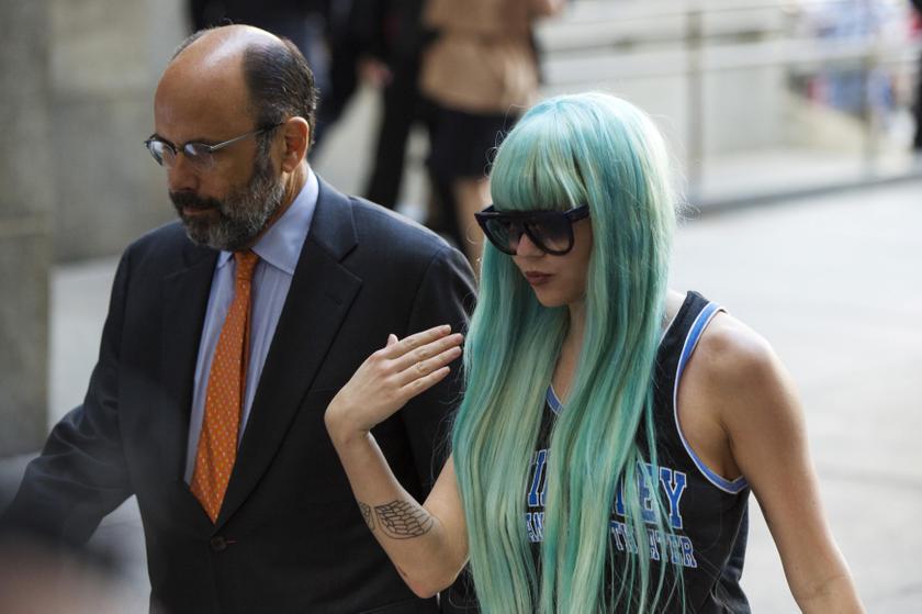 Actress Amanda Bynes arrives for a court hearing at Manhattan Criminal Court in New York, July 9, 2013. She is charged with reckless endangerment and attempted tampering with physical evidence. u00e2u20acu201d Reuters pic
