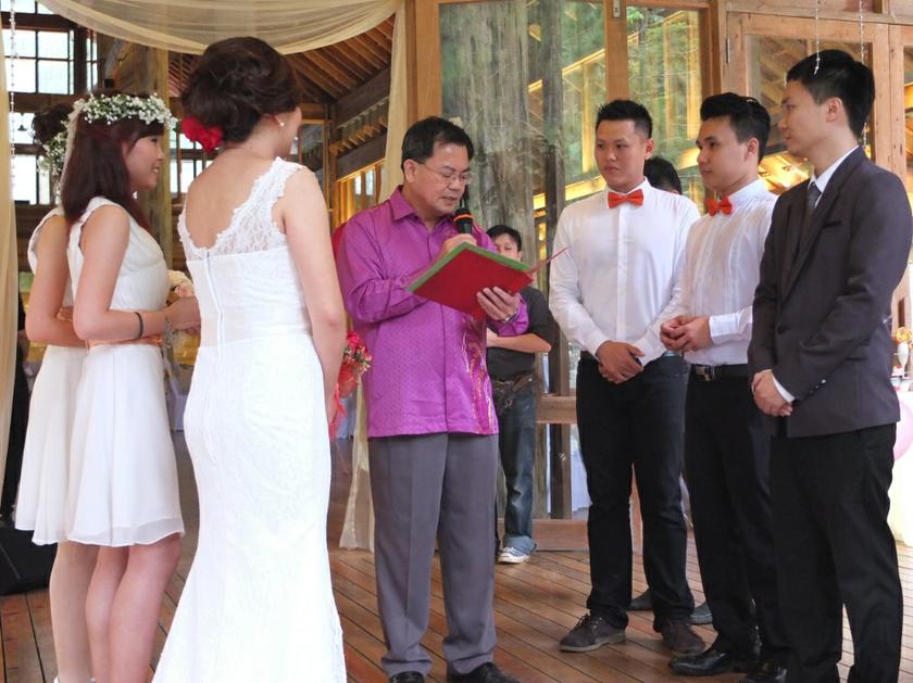 Angpows generally cannot cover the entire cost of a Chinese wedding, according to a wedding planner. — Pictures by Saw Siow Feng