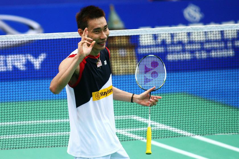 Malaysia's Lee Chong Wei celebrates after winning his men's singles match against Indonesia's Dionysius Hayom Rumbaka in the second round of the 2013 Badminton World Championships in Guangzhou, Guangdong province August 7, 2013