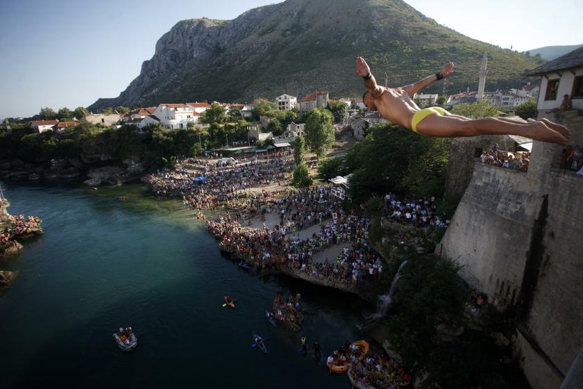 A man jumps from the Old Bridge in Mostar July 28, 2013. u00e2u20acu201c Reuters pic