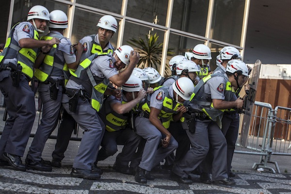Policemen clash with demonstrators at a protest during Brazilu00e2u20acu2122s Independence Day in Sao Paulo September 7, 2013. u00e2u20acu201d Reuters pic