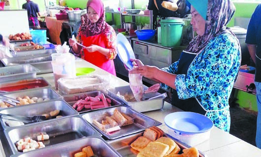 The food sold at the canteen of SMK Ideal Heights, Batu Caves. 