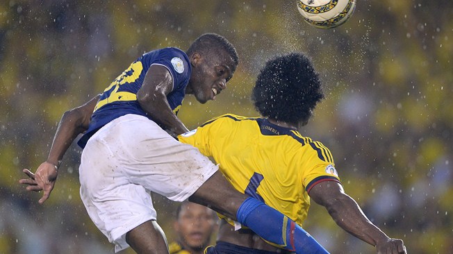 Ecuador's midfielder Enner Valencia (left) provided a late equalizer for a 2-2 draw with Honduras. u00e2u20acu201d AFP pic