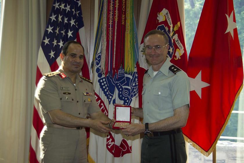 Maj. Gen. David Huntoon (right), commandant of the US Army War College, accepts a gift from General Sisi to the International Fellows Office in Carlisle Barracks, in this May 2006 file photo. — Reuters handout pic