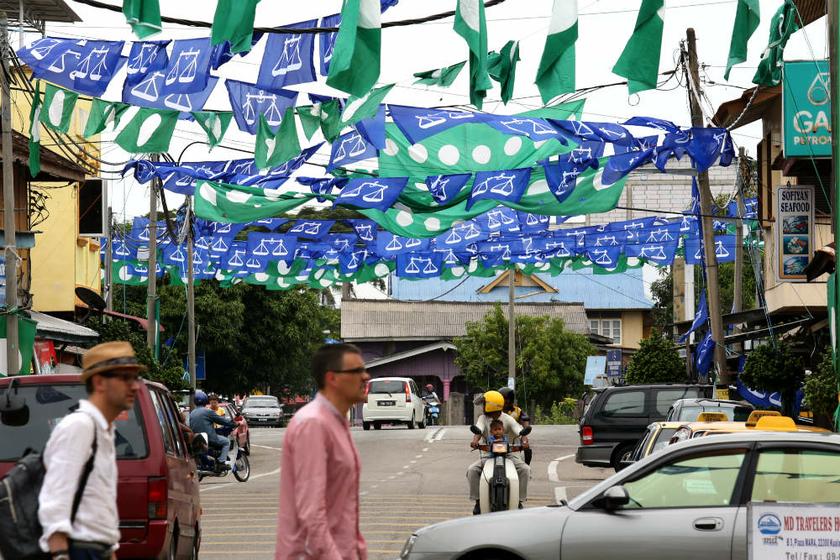 PAS and Umno shared equal support in rural areas, with each registering 31 per cent approval, as well as among the impoverished. — Picture by Saw Siow Feng