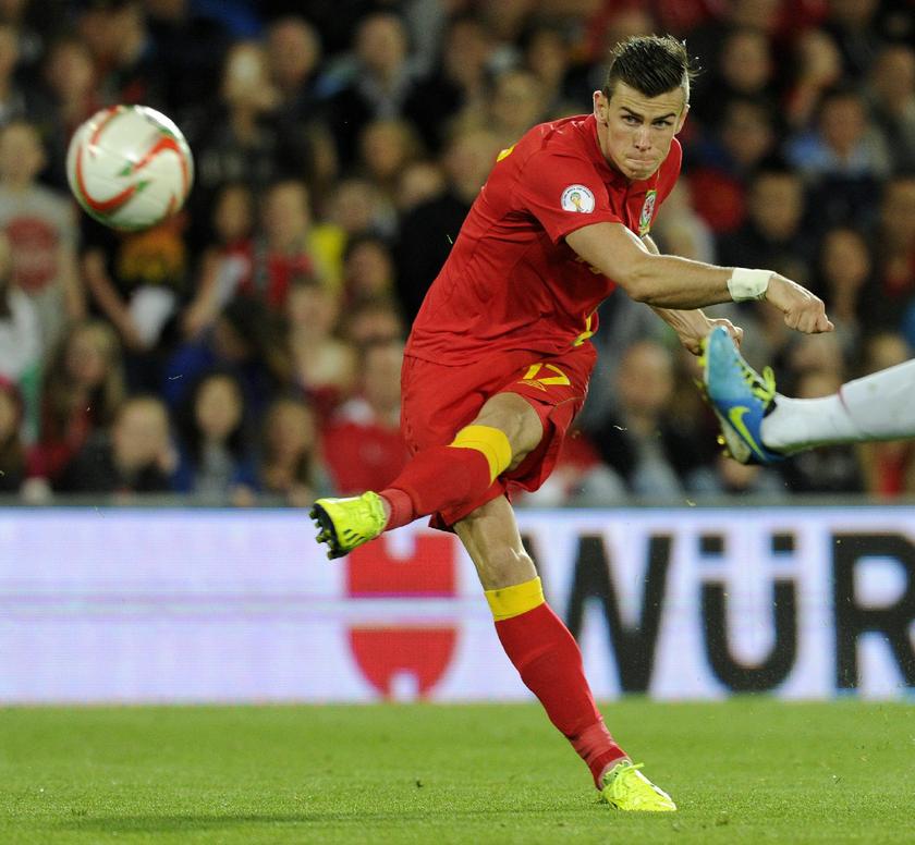 Getting up to scratch: Bale taking a shot in the final half hour of Wales’ 3-0 defeat to Serbia in their 2014 World Cup qualifier at Cardiff City Stadium September 10, 2013. — Reuters file pic