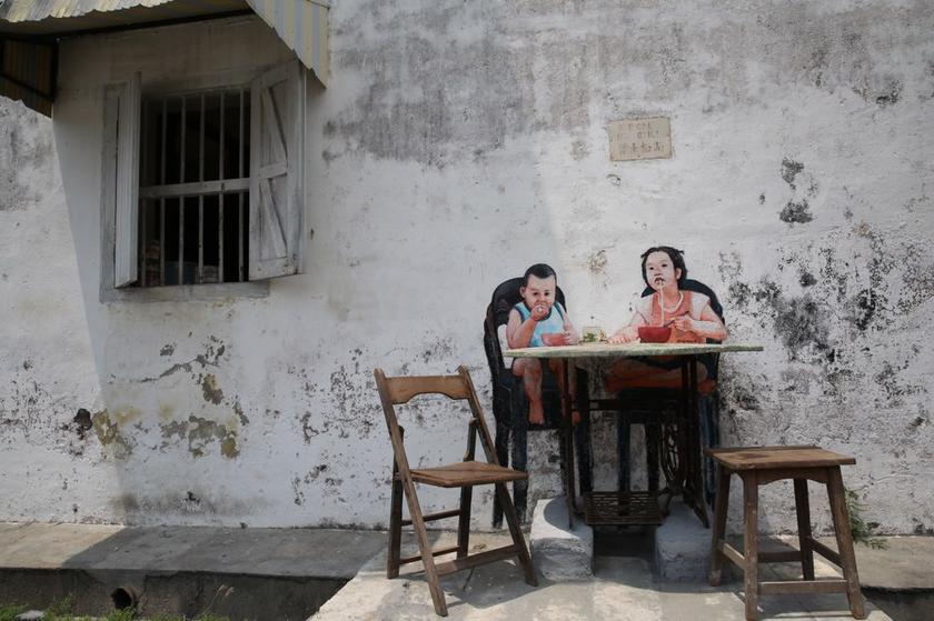 One of the murals that Kuo got an artist to draw in Gopeng town.