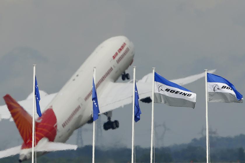 An Air India Boeing 787 Dreamliner prepares for a flying display, during the 50th Paris Air Show, at the Le Bourget airport near Paris, June 20, 2013. u00e2u20acu201du00c2u00a0Reuters pic