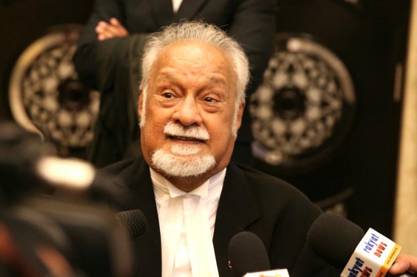 Karpal said  section 379 of the Criminal Procedure Code (CPC), which was used to appoint Datuk Seri Mohd Shafee Abdullah, is no longer applicable. u00e2u20acu201d Picture by Choo Choy May