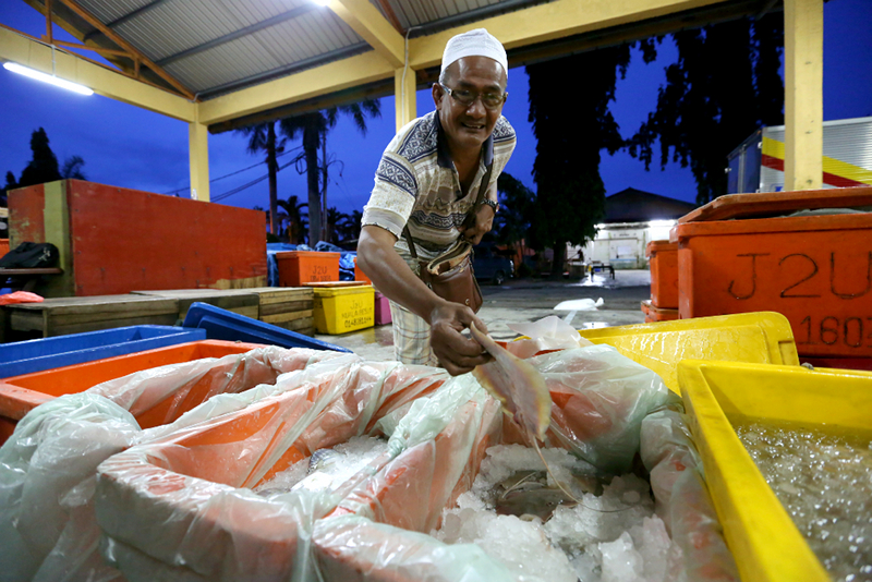 Pak Li said that it would be impossible for Kuala Besut to return to its former glory as a fishing haven.