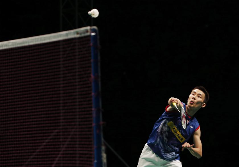 Malaysia's Lee Chong Wei hits a return to Indonesia's Tommy Sugiarto during their men's singles final badminton match at the BWF World Superseries Finals in Kuala Lumpur December 15, 2013. u00e2u20acu201d Reuters pic