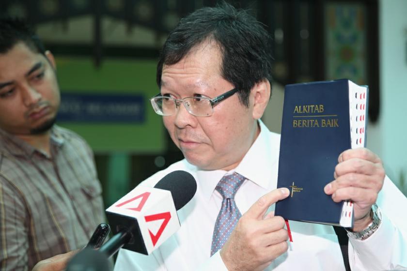 BSM chief Lee Min Choon meeting Jais at Jais office, Shah Alam. u00e2u20acu201d Picture by Choo Choy May