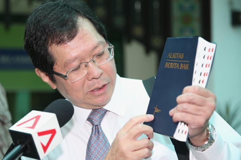 BSM chief Lee Min Choon meeting Jais at Jais office, Shah Alam. u00e2u20acu201d Picture by Choo Choy May