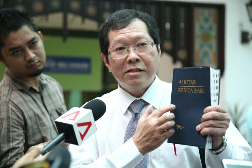 BSM chief Lee Min Choon meeting Jais at Jais office, Shah Alam. u00e2u20acu201d Picture by Choo Choy May