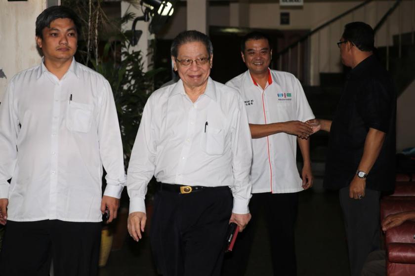 Lim Kit Siang arriving at the 'Faham GST, Tolak GST' rally at Sultan Sulaiman Club, Kg Baru on December 20, 2013. Choo Choy May