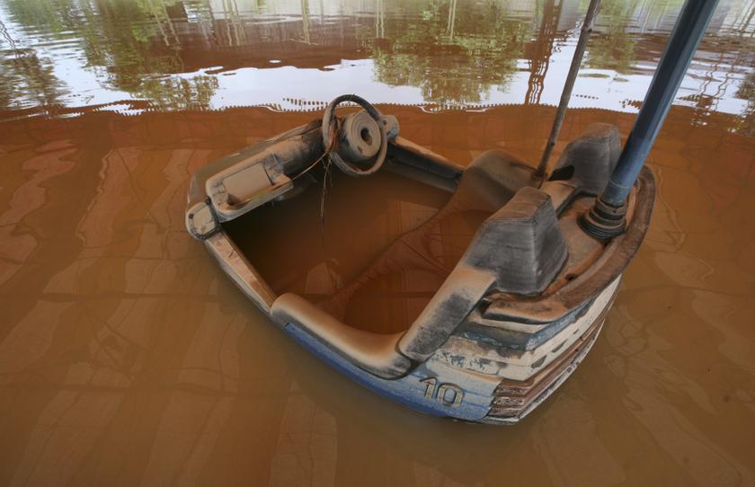 A bumper car is seen in floodwaters at a fun fair in Chenor, between the border state of Pahang and Terengganu, December 6, 2013.u00c2u00a0u00e2u20acu201du00c2u00a0Reuters pic