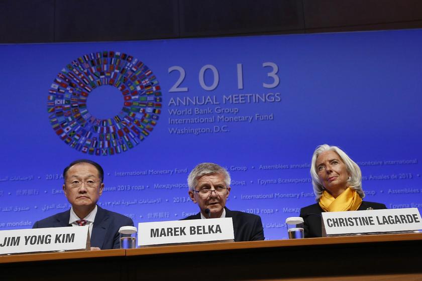 Bank  luminaries (from left) World Bank President Jim Yong Kim, National Bank of Poland President Marek Belka and IMF Managing Director Christine Lagarde face the media after the annual IMF-World Bank fall meetings in Washington, October 12, 2013 Reuters 