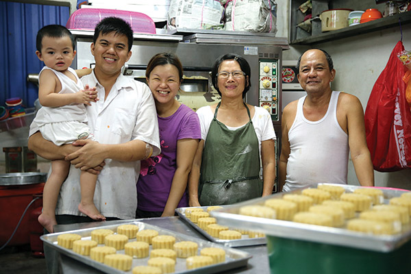 Three generations of the Wong family (from left to right): Wong Wai Lam, Wong Yew Hoong, Yau Sook Ching, Goh Hoon Lian and Wong Kwok Cun