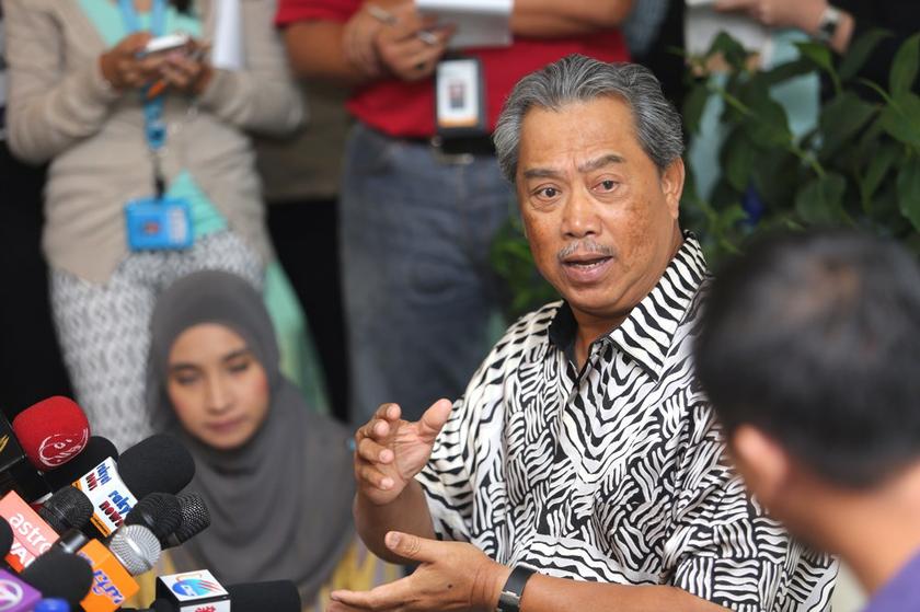 Deputy Prime Minister Tan Sri Muhyiddin Yassin giving a press conference in Kuala Lumpur, October 20, 2013. u00e2u20acu201d Picture by Choo Choy May 