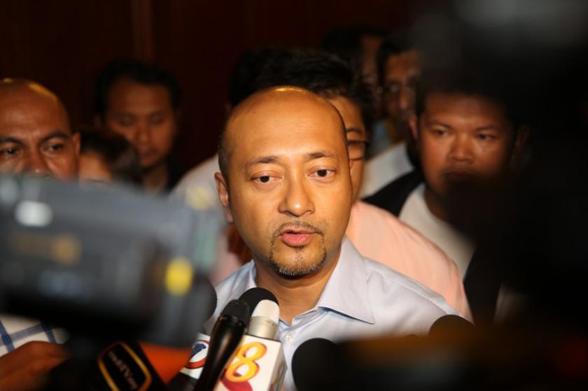 Datuk Mukhriz Mahathir at the PWTC in Kuala Lumpur, October 20, 2013. u00e2u20acu201d Picture by Choo Choy May