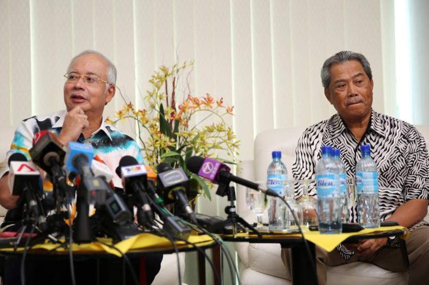 Prime Minister Datuk Seri Najib  Razak and his deputy Tan Sri Muhyiddin Yassin giving a press conference in Kuala Lumpur, October 20, 2013. u00e2u20acu201d Picture by Choo Choy May 
