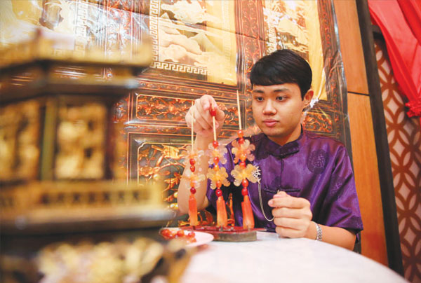 A young Baba learning about his heritage while helping to prepare the chanap