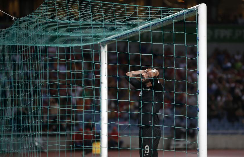 Portugal's Hugo Almeida reacts after a missed scoring opportunity against Luxembourg during their 2014 World Cup qualifying match at the Coimbra city stadium October 15, 2013.  u00c2u00a0u00e2u20acu201d Reuters pic