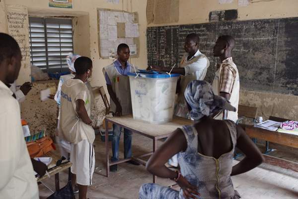Poll workers count ballots after the end of voting in Mali's presidential elections in Timbuktu July 28, 2013. u00e2u20acu201d Reuters pic