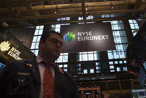 Traders work on the floor of the New York Stock Exchange in New York December 20, 2012. u00e2u20acu201d Reuters pic