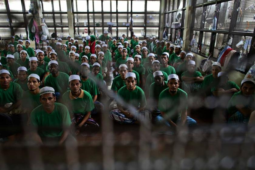 Rohingya Muslim illegal immigrants gather at the Immigration Detention Centre in Kanchanaburi province, Thailand on July 10, 2013 to pray and break fast as they welcome the first day of Ramadan in Thailand. u00e2u20acu201d Reuters pic