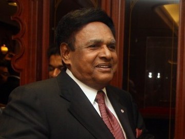 Outgoing MIC president Datuk Seri S. Samy Vellu at the party headquarters in Kuala Lumpur on December 6, 2010. u00e2u20acu201d AFP pic