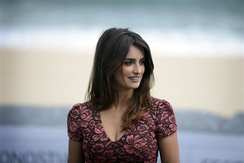 Actress Penelope Cruz attends a photocall to promote the feature film Venuto Al Mondo (Twice Born) at the Kursaal Centre on the fifth day of the 60th San Sebastian Film Festival September 25, 2012