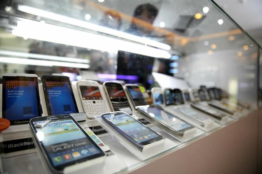 Many people take personal loans to buy smartphones to keep up with the latest trend but later find they canu00e2u20acu2122t meet the payments. u00e2u20acu201d Picture by Choo Choy May