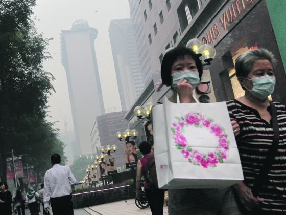 The Ministry of Health has advised Singaporeans to limit prolonged or heavy outdoor activities. Photo: Don Wong 