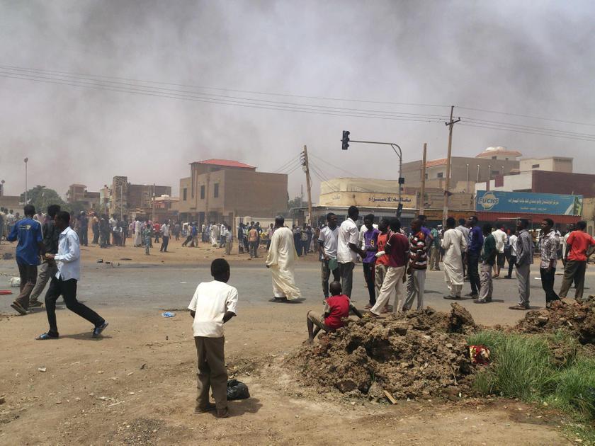 At least 27 people have been killed in protests in Khartoum over fuel subsidy cuts as another bout of the worst unrest seen in Sudan's relatively well-off central regions for years broke out in its biggest port, September 25, 2013. u00e2u20acu201d Reuters pic