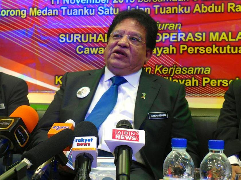 Datuk Seri Tengku Adnan Mansor addresses a news conference in Kuala Lumpur November 11, 2013. u00e2u20acu201d Picture by Zurairi AR
