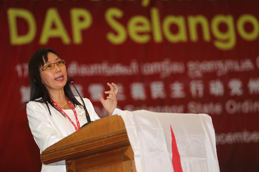 Teres Kok at the Selangor DAP 17th state ordinary convention in Shah Alam, December 15, 2013. u00e2u20acu201d Picture by Choo Choy May