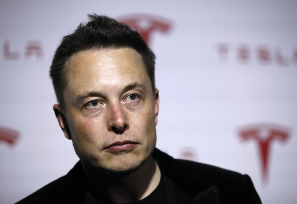 Tesla Motors Inc CEO Elon Musk talks about Teslau00e2u20acu2122s new battery swapping programme in Hawthorne, California June 20, 2013. u00e2u20acu201d Reuters pic
