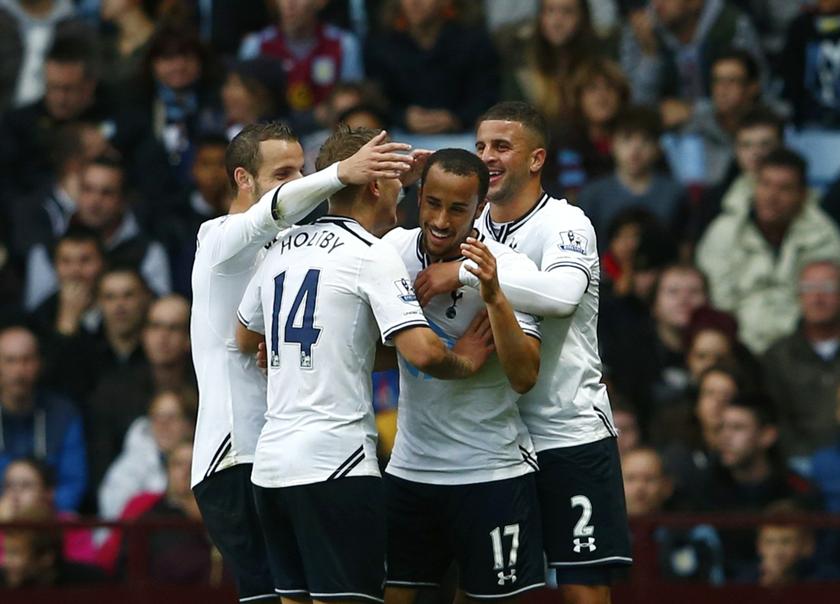 Tottenham Hotspur's Andros Townsend (C) celebrates with team mates after scoring a goal against Aston Villa during their English Premier League soccer match at Villa Park in Birmingham, northern England October 20, 2013.    