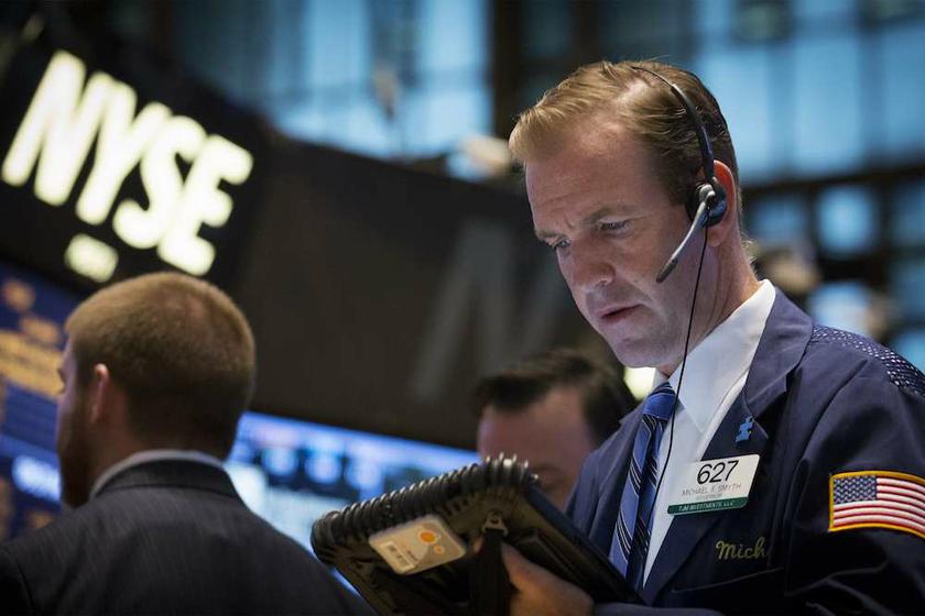 Traders work on the floor of the New York Stock Exchange (NYSE) October 23, 2013. u00e2u20acu201d Reuters pic