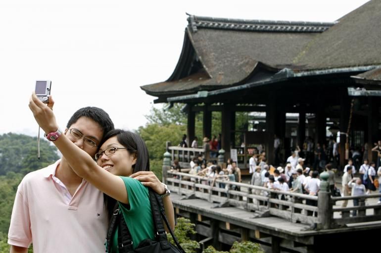 Tourists in Kyoto, the top destination of visitors from China September 2013 Reuters pic