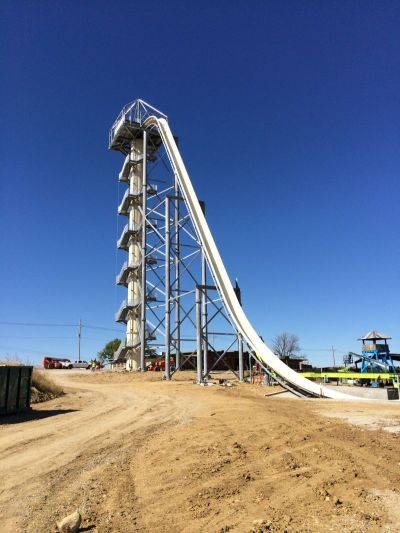 ‘Insane’, a 17-storey plunge steeper than Niagara Falls and the Statue of Liberty.©Schlitterbahn Waterparks and Resorts