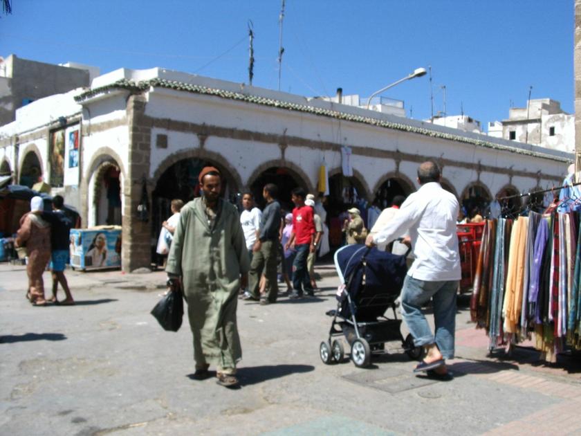 Perfect way to spend the day... stroll to the bazaar for a spot of shopping.