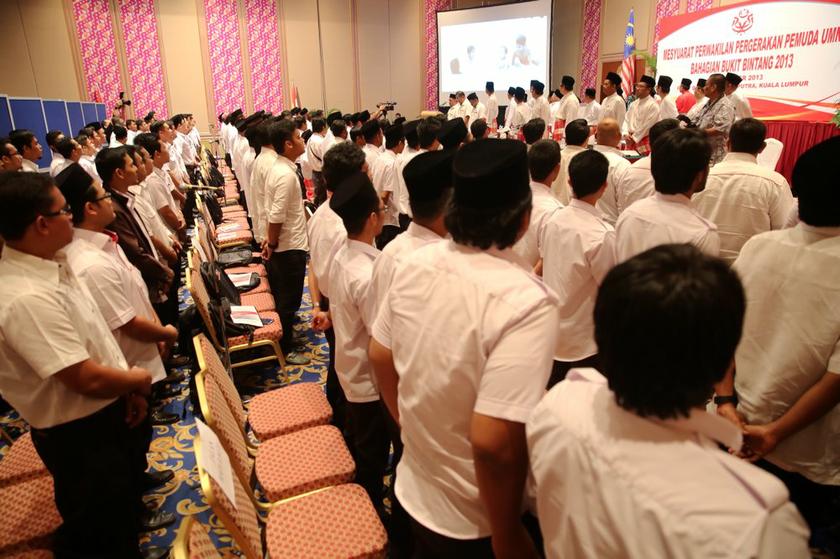 Umno Youth Bukit Bintang delegates checking their registration for their meeting at the PWTC in Kuala Lumpur, October 12, 2012. u00e2u20acu201d PIcture by Choo Choy May