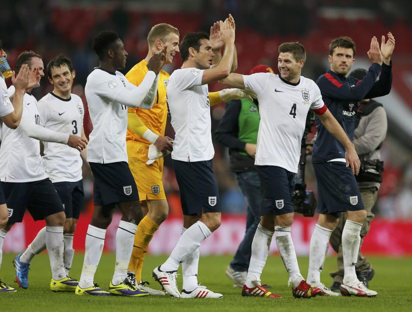 England players applaud the fans after the final whistle of their 2014 World Cup qualifying match against Poland at Wembley Stadium in London October 15, 2013.      u00e2u20acu201du00c2u00a0Reuters pic