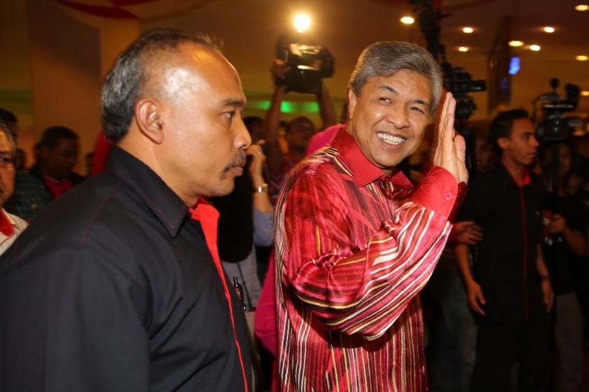 Datuk Seri Dr Ahmad Zahid Hamidi walking into the PWTC in Kuala Lumpur October 20, 2013. u00e2u20acu201d Picture by Choo Choy May